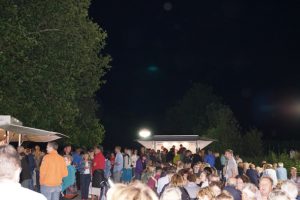Jede Menge Besucher an einer der Stationen bei der Veranstaltung "Der klingende Weinberg" der Bottwartaler Winzer.