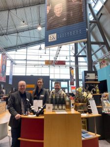 Mitarbeiter der Weingärtner Cleebronn-Güglingen am Gemeinschaftsstand der Weinheimat Württemberg auf der Intergastra 2020