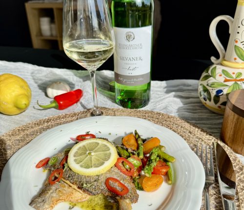 Rezept: Doradenfilet mit Spargel und bunten Kirschtomaten